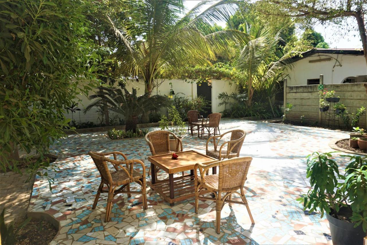 B & B Villa Calliandra Bijilo Exterior foto