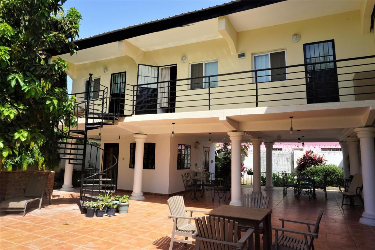 B & B Villa Calliandra Bijilo Exterior foto
